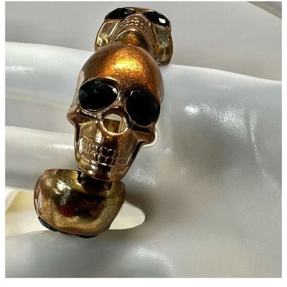 Gold tone and black stretchy skull bracelet - Picture 7 of 8